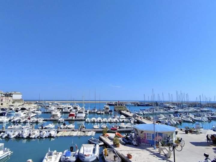 Amaste In Puglia Casa Vacanza Bisceglie Luaran gambar